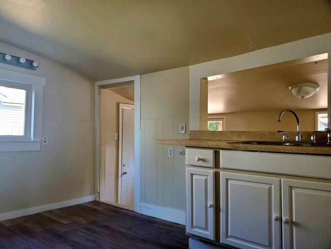 Foto del edificio - 3 Bed 1 Bath Home!!!