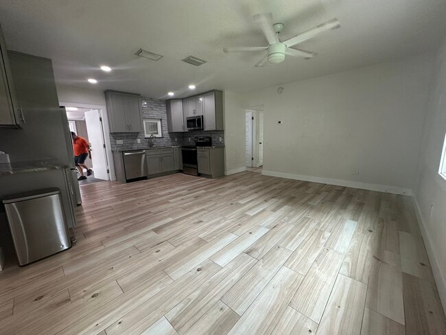 Foto del edificio - 1219 28th St N