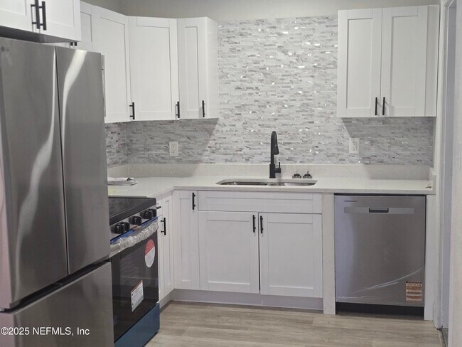 Foto del edificio - 5708 Vernon Rd