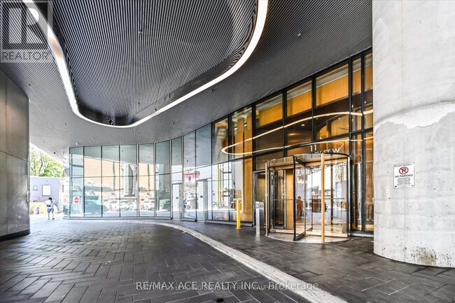 Photo du bâtiment - 11 Wellesley St W