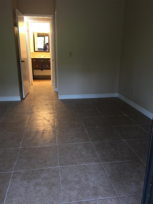 Building Photo - 1095 Shadowridge Dr