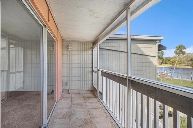 Balcony - 2424 W Tampa Bay Blvd