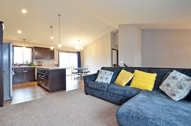Foto del edificio - Great 4BR/3BA Big Lake Home Available mid August!