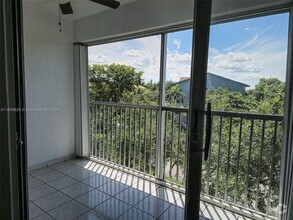 Building Photo - 12500 SW 5th Ct