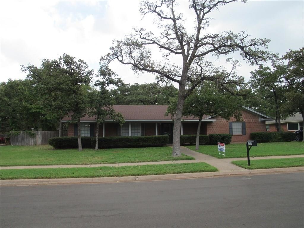 Primary Photo - 1705 Hilltop Ln