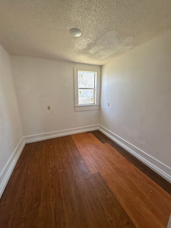 Building Photo - 455 Danville Rd