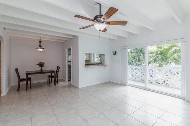 Building Photo - 3705 S Flagler Dr