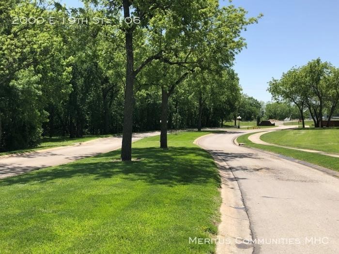Building Photo - 3 bedroom in Lawrence KS 66046