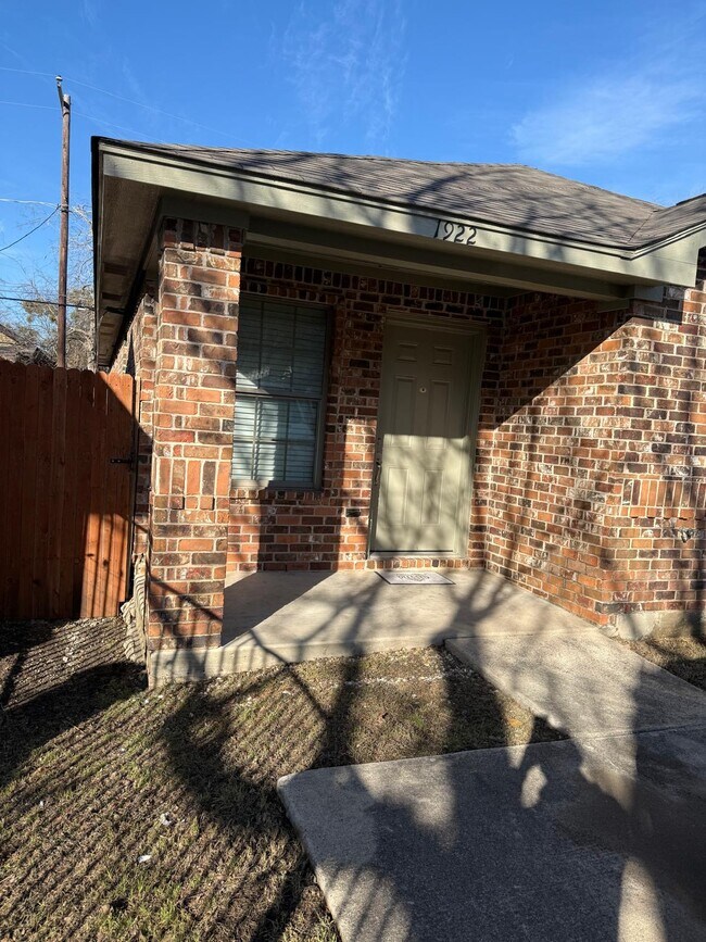 Foto del edificio - 1920 Galveston Ave