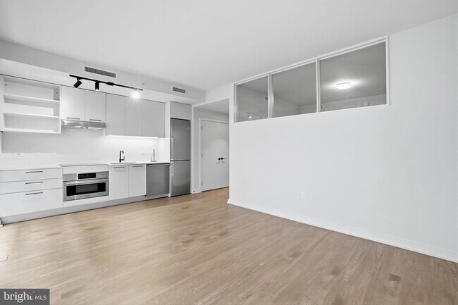 Foto del edificio - 1625 Eckington Pl NE