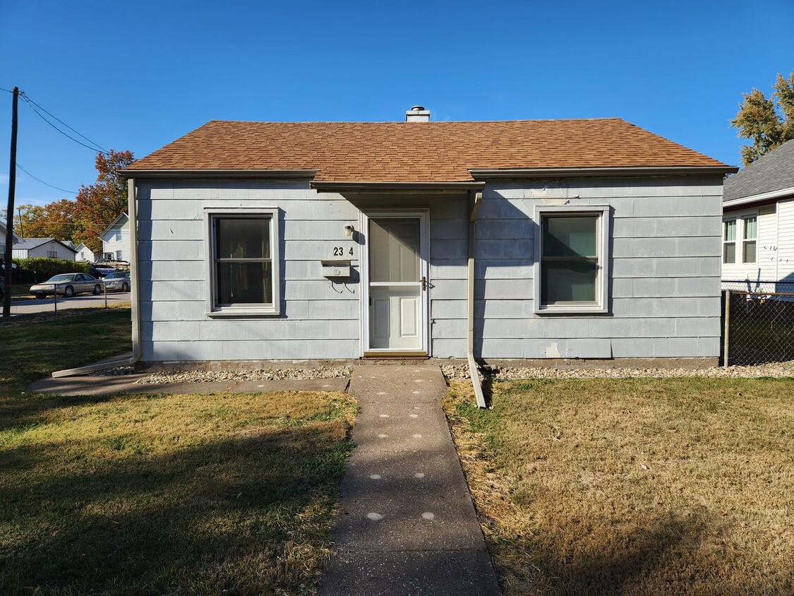 Primary Photo - 2 bedroom house