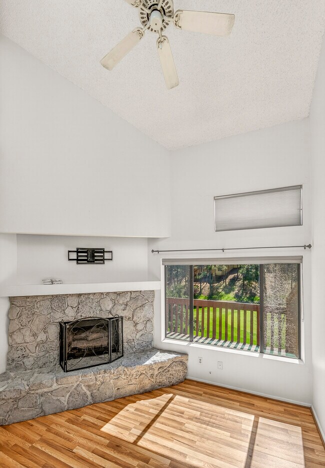 Foto del edificio - 2324 N Whispering Pines Way