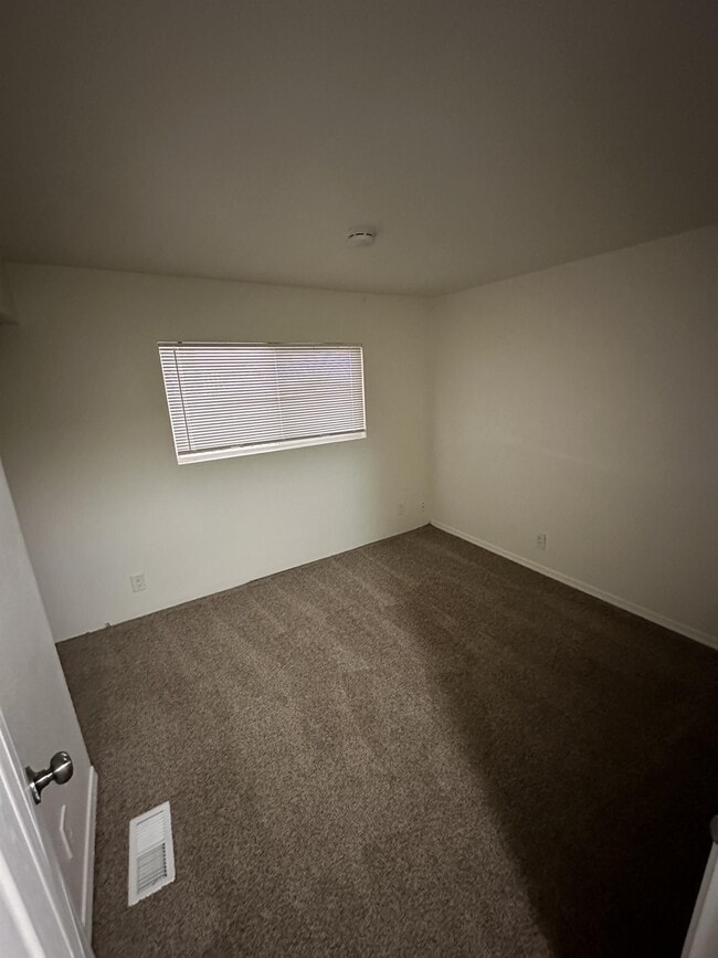 Building Photo - 4486 E Crystal Dr