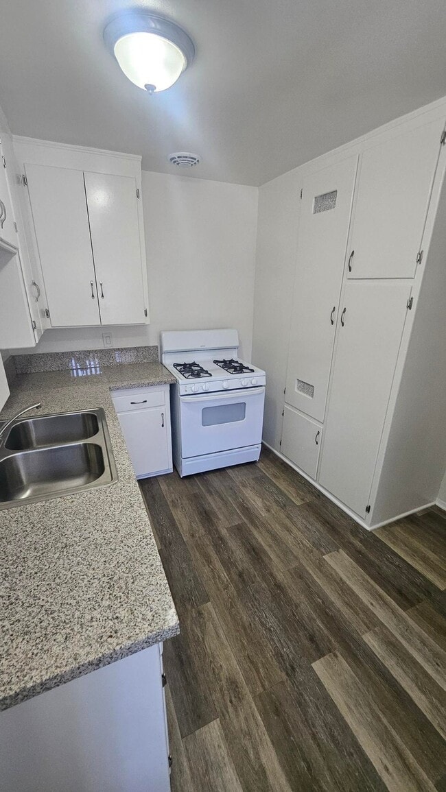 Foto del edificio - 11030 Moorpark St