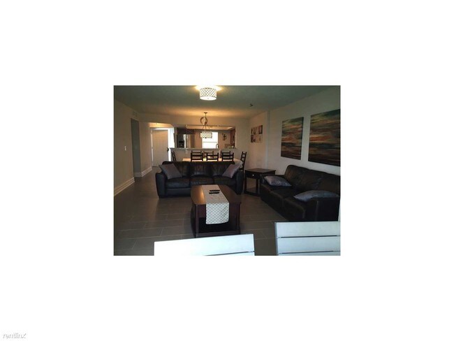 Building Photo - 170 SE 5th Ave