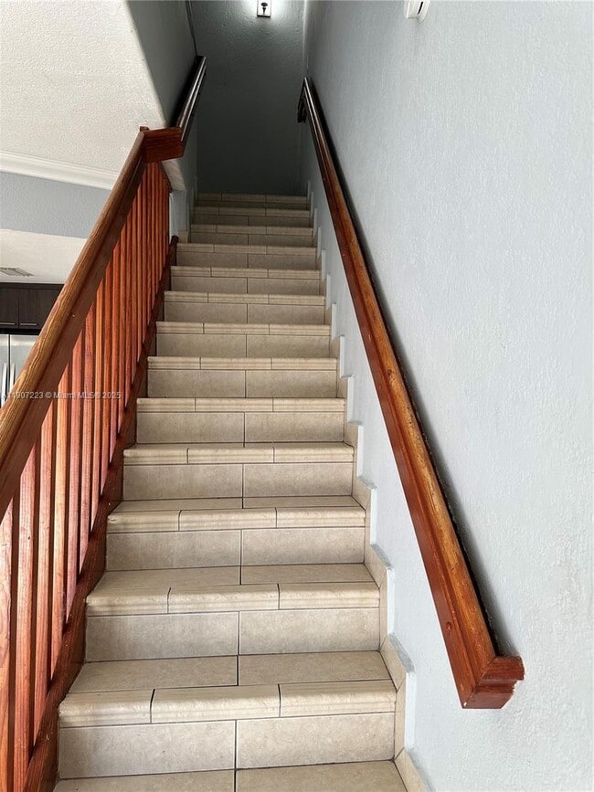 Building Photo - 1300 W 53rd St