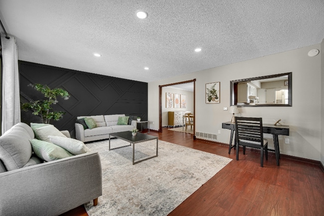 Building Photo - 454 Francis St