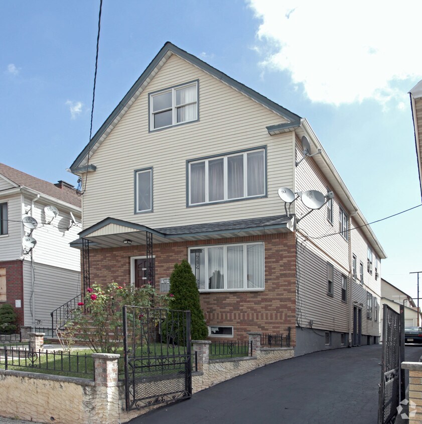 Foto del edificio - 1029-1031 Kilsyth Rd