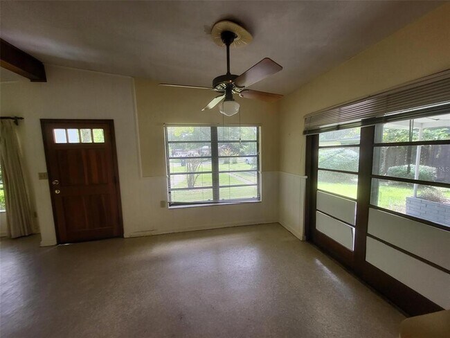 Foto del edificio - 1801 Pineview Cir