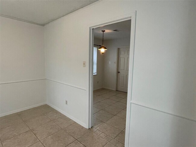 Building Photo - 8302 Mobud Dr