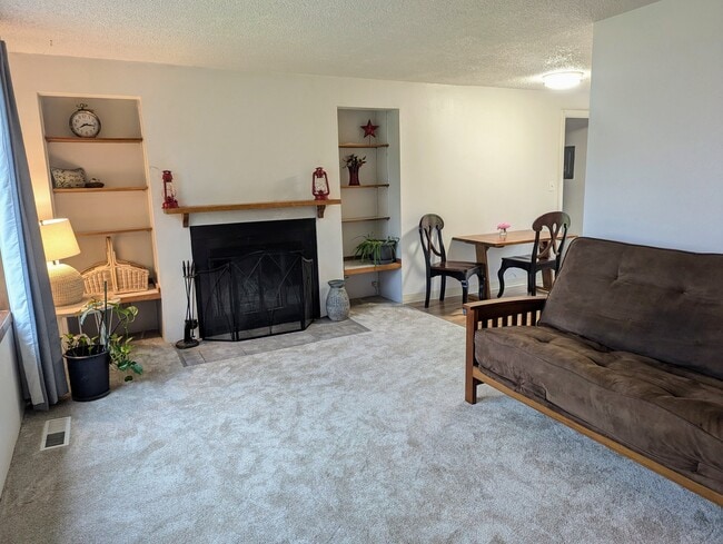 Building Photo - 214 Kody Dr