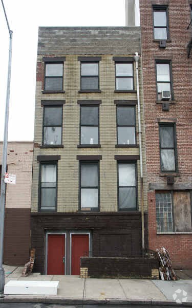 Building Photo - 82 Congress St