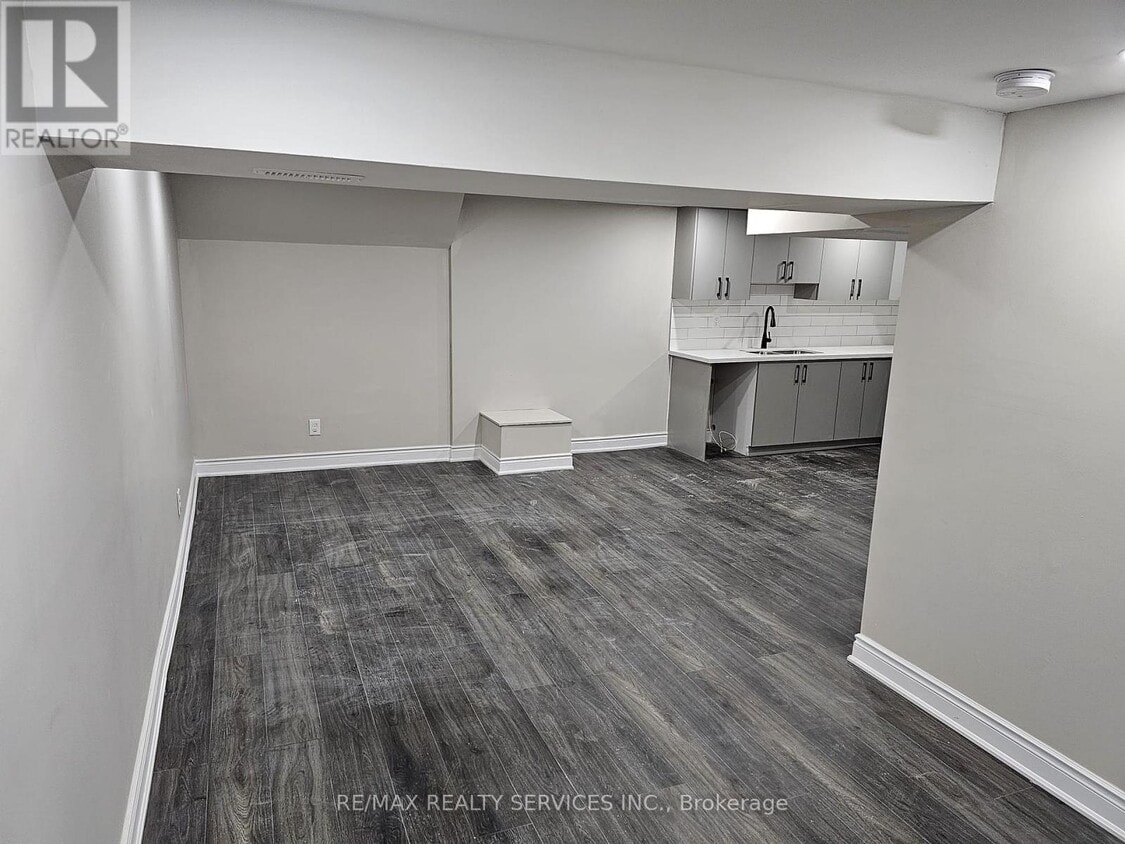 Building Photo - 1798 Trafalgar St