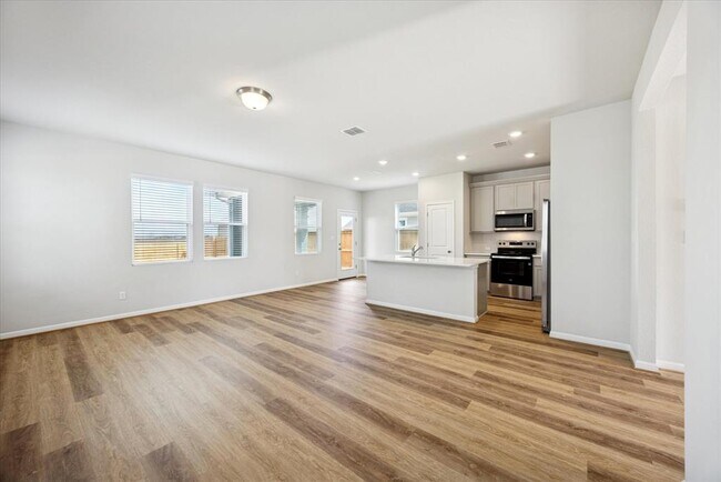 Building Photo - 103 Elm Br Trl