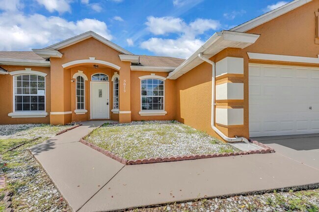 Foto del edificio - 5075 NW Egret Ave