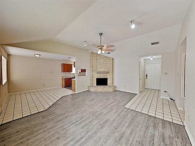 Building Photo - 3415 Sandbrook Dr