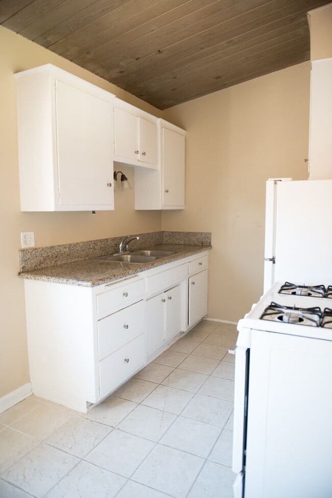 Foto del edificio - 121 W Arrellaga St