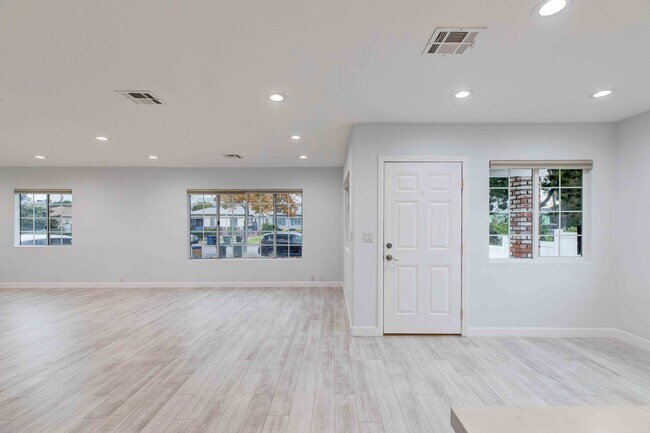 Foto del edificio - 2510 N Lincoln St