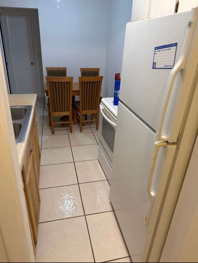 Photo - 702 N L St (Lake Worth Beach, FL) Apartment