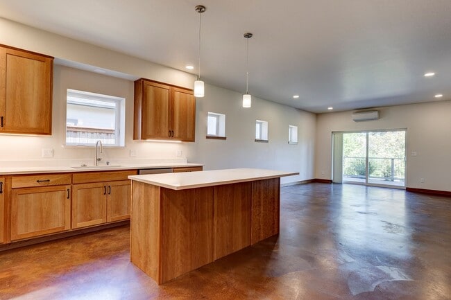 Building Photo - Modern & Stylish 2 Bed, 2 Bath Condo in Co...