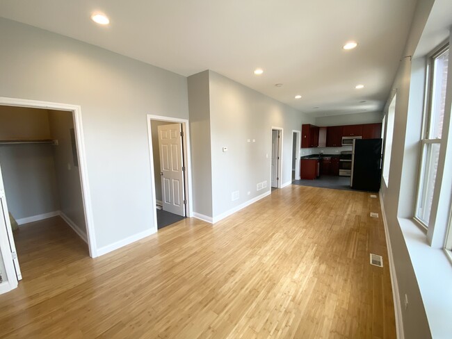 Building Photo - 3741 W Le Moyne St