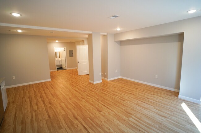 Building Photo - 2807 S 11th St