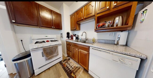 Foto del edificio - 3458 Linwood Ave
