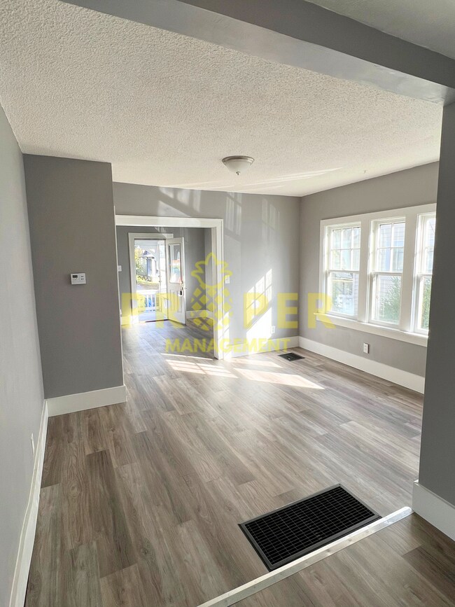 Foto del edificio - 4 bedroom, 2 bathrooms house for rent