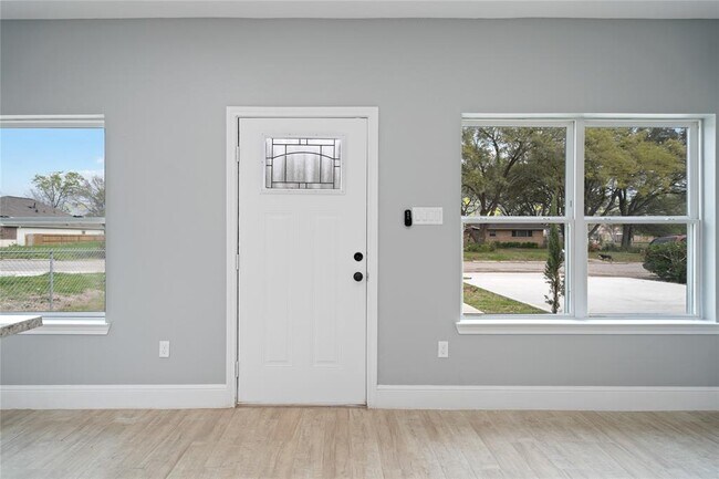 Foto del edificio - 3710 Rockingham St