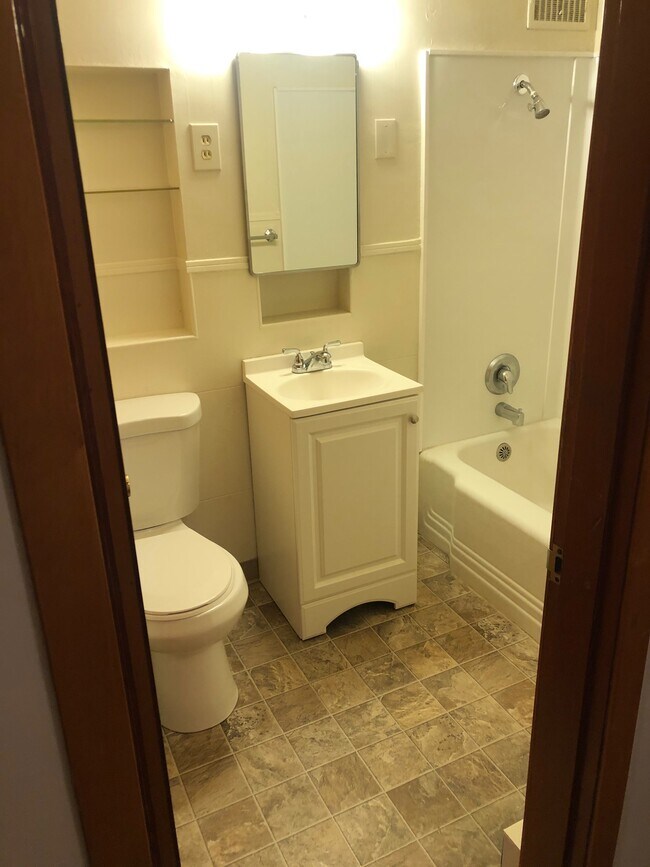 Baño - 1806 W Pacific Ave