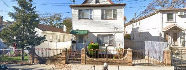 Casa de dos familias - 128-08 Inwood St