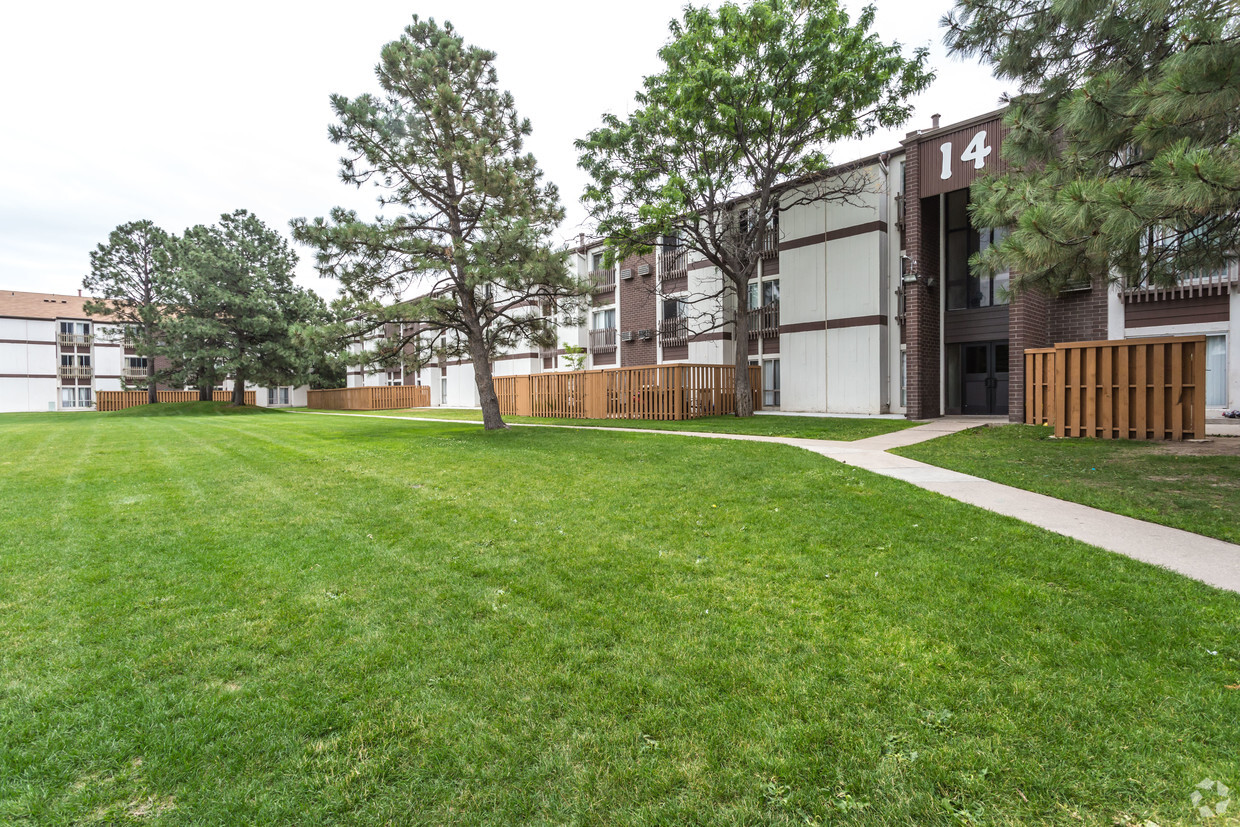 Foto principal - Pine Creek Apartments