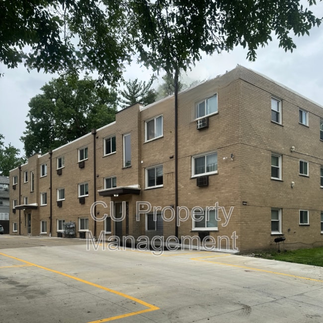 Building Photo - 713 W Church St