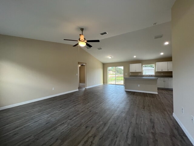 Foto del edificio - **MOVE-IN SPECIAL NO APPLICATION FEES FOR APPROVED APPLICANTS/2 WEEKS FREE RENT/Beautiful Home fo...