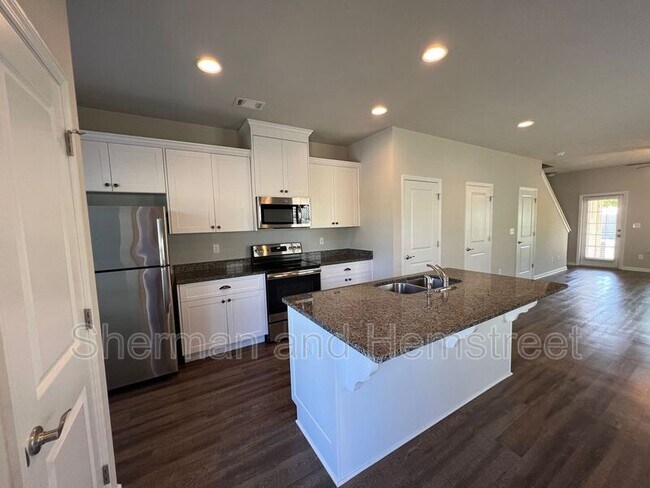 Foto del edificio - 620 Dobhill Ln