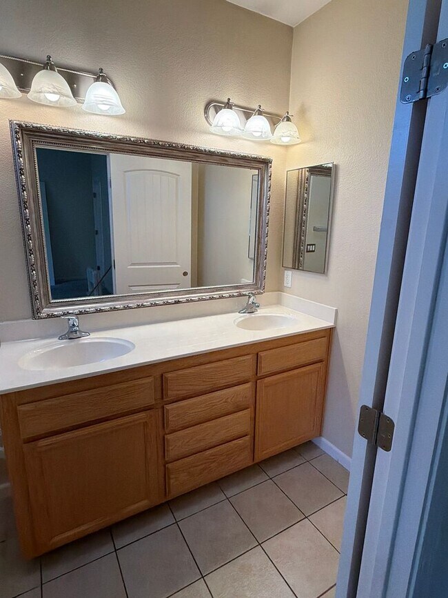Foto del edificio - 4032 Vittoria Ln