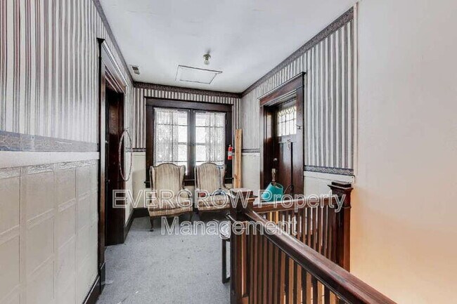 Foto del edificio - 945 Woodruff Place Middle Dr