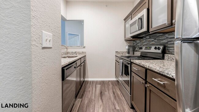 Foto del edificio - 3201 Duval Rd