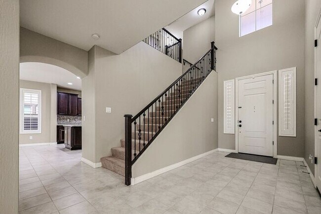 Foto del edificio - COMING SOON! Great Location!Stunning 6-bedroom Plus 7, 4.5-bathroom home located in Chandler