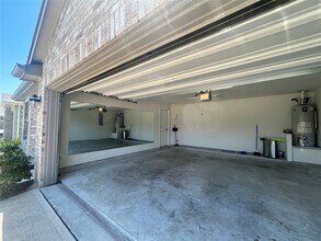 Building Photo - 28106 Aspen Horizon Dr